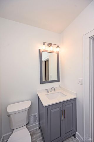 3067 Henshaw Avenue, Cincinnati, OH 45225