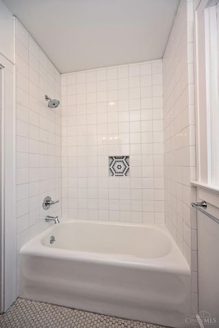 3067 Henshaw Avenue, Cincinnati, OH 45225