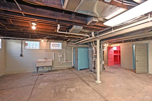 3067 Henshaw Avenue, Cincinnati, OH 45225