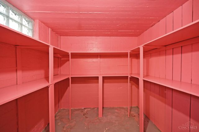 3067 Henshaw Avenue, Cincinnati, OH 45225