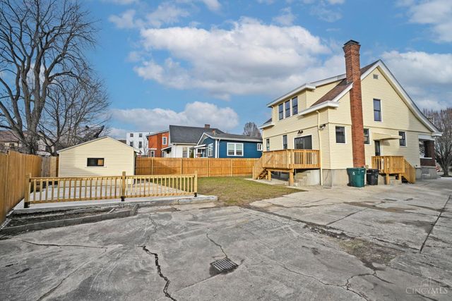 3067 Henshaw Avenue, Cincinnati, OH 45225