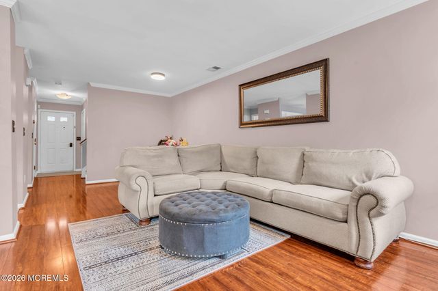 10 Buford Court, Tinton Falls, NJ 07753