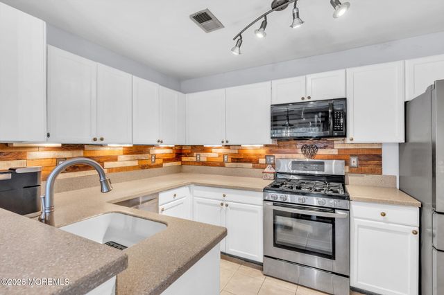 10 Buford Court, Tinton Falls, NJ 07753