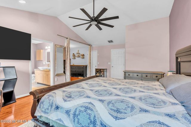 10 Buford Court, Tinton Falls, NJ 07753