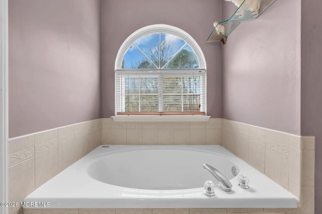 10 Buford Court, Tinton Falls, NJ 07753