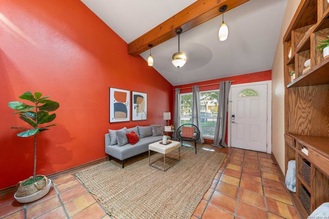 6507 Spring Lark St, San Antonio, TX 78249