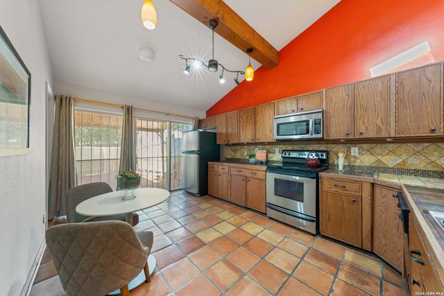 6507 Spring Lark St, San Antonio, TX 78249