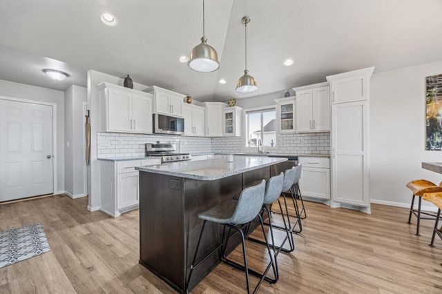 2114 12th Street W, West Fargo, ND 58078