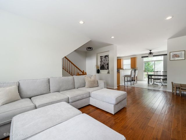 5566 Cloverdale Road, Hanover Park, IL 60133