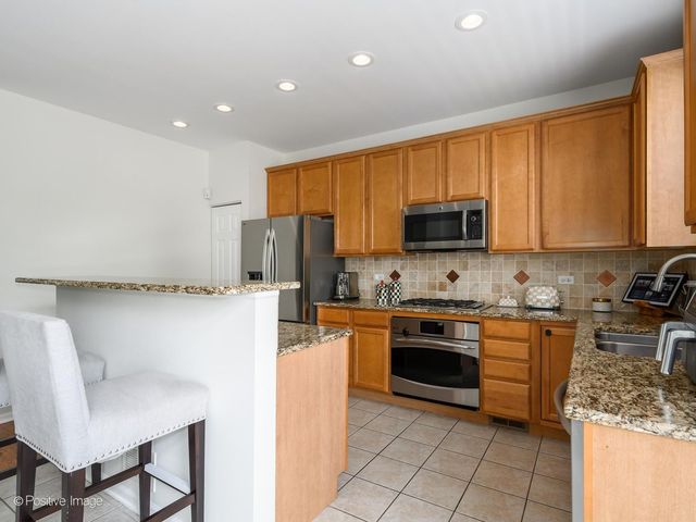 5566 Cloverdale Road, Hanover Park, IL 60133