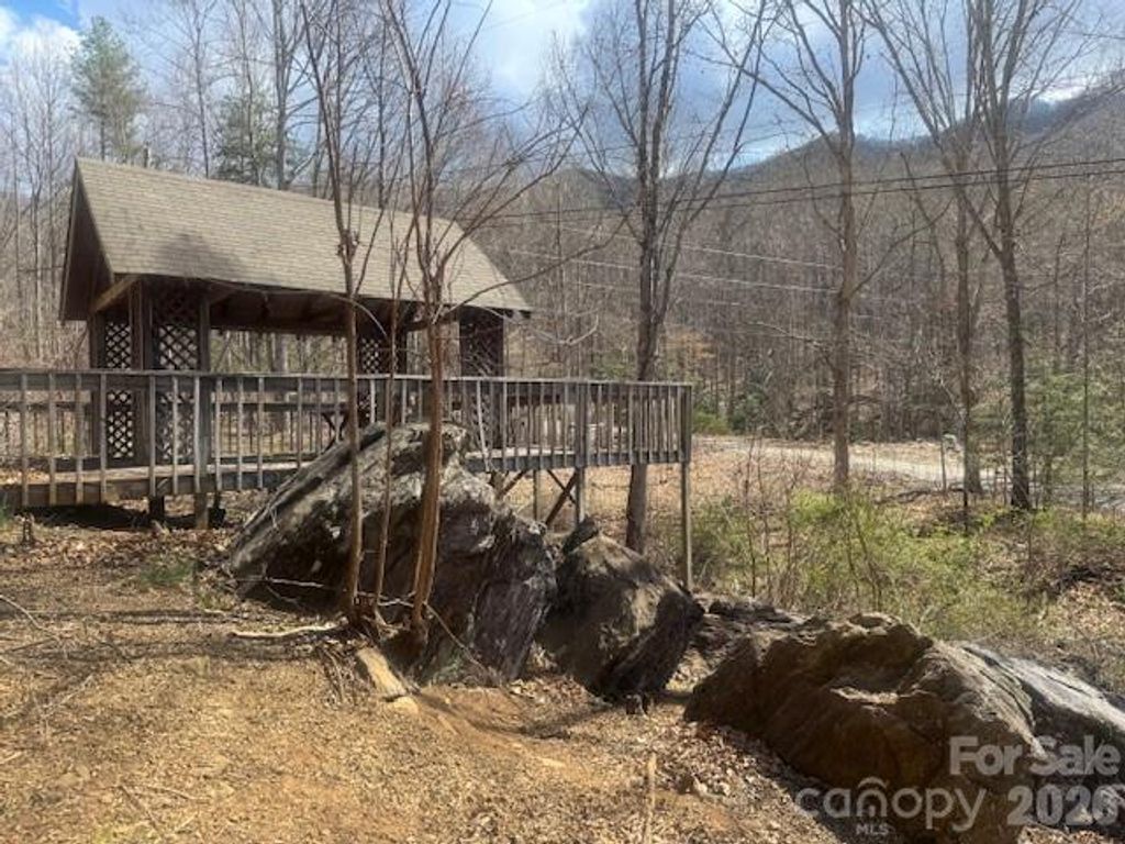 446 Rocky Fork Road, Burnsville, NC 28714