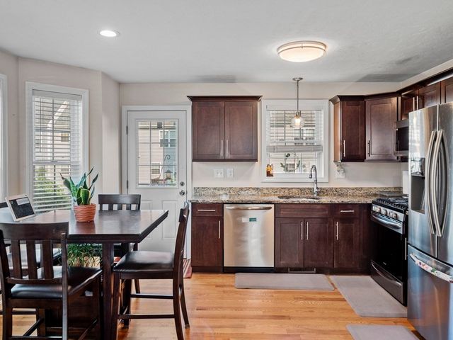27 Riley Rd 27, Tyngsborough, MA 01879