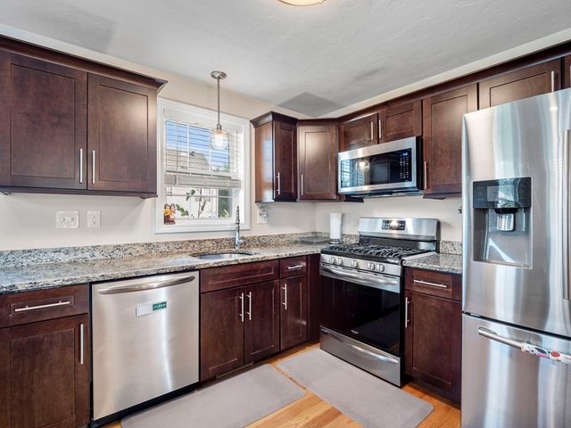 27 Riley Rd 27, Tyngsborough, MA 01879