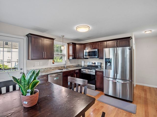 27 Riley Rd 27, Tyngsborough, MA 01879