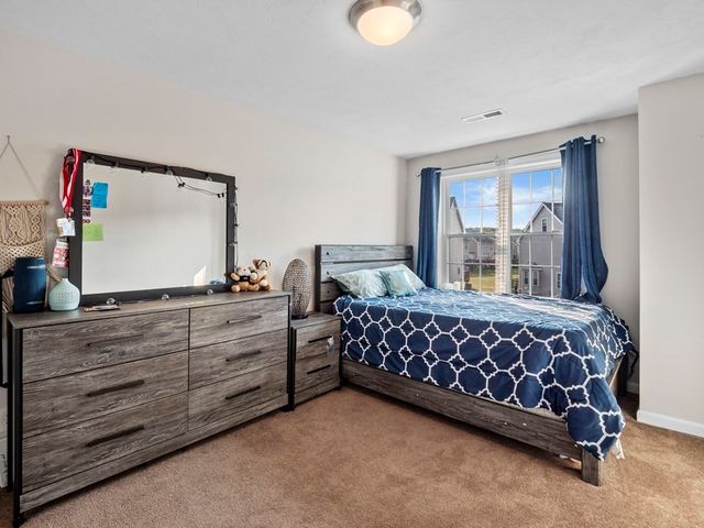 27 Riley Rd 27, Tyngsborough, MA 01879