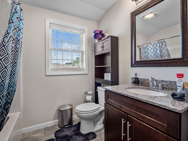 27 Riley Rd 27, Tyngsborough, MA 01879