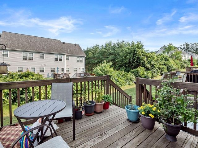 27 Riley Rd 27, Tyngsborough, MA 01879