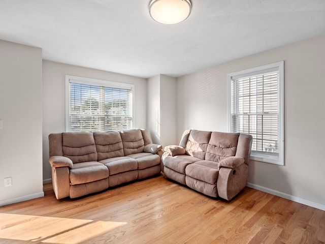 27 Riley Rd 27, Tyngsborough, MA 01879