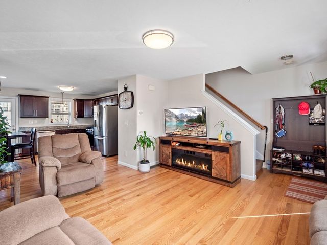27 Riley Rd 27, Tyngsborough, MA 01879
