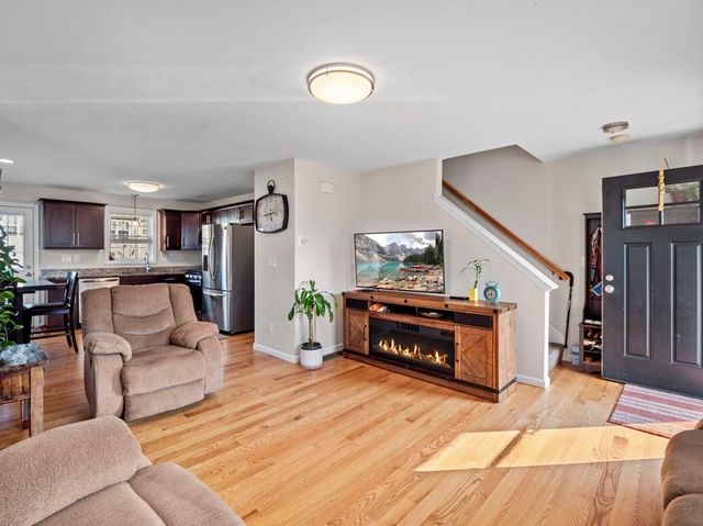 27 Riley Rd 27, Tyngsborough, MA 01879