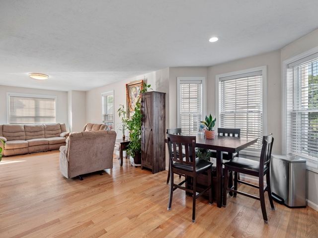 27 Riley Rd 27, Tyngsborough, MA 01879