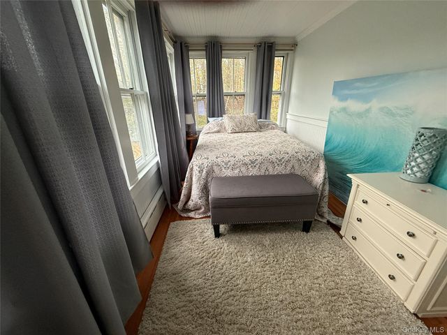 10 River Avenue, Eastport, NY 11941