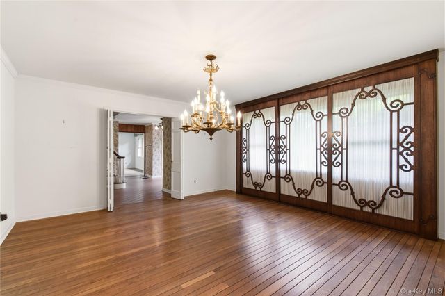 14 Oak Lane, Old Brookville, NY 11545