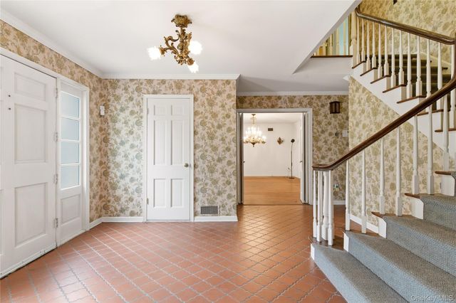 14 Oak Lane, Old Brookville, NY 11545