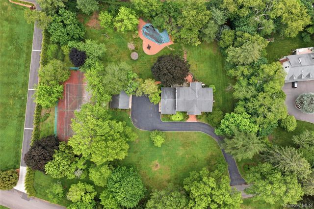 14 Oak Lane, Old Brookville, NY 11545