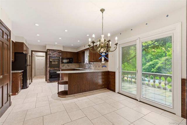 14 Oak Lane, Old Brookville, NY 11545