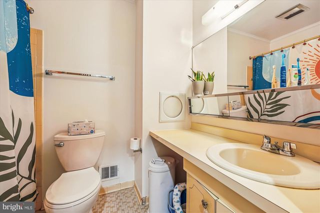 11712 SEVEN LOCKS RD, Potomac, MD 20854