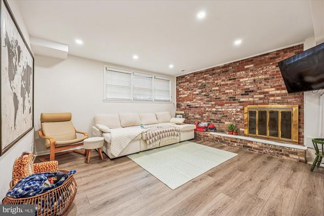 11712 SEVEN LOCKS RD, Potomac, MD 20854