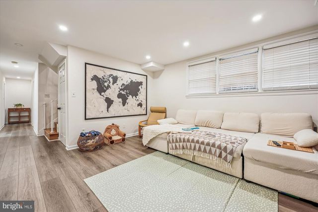 11712 SEVEN LOCKS RD, Potomac, MD 20854