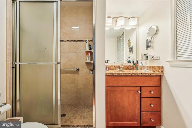 11712 SEVEN LOCKS RD, Potomac, MD 20854