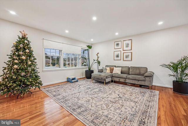 11712 SEVEN LOCKS RD, Potomac, MD 20854