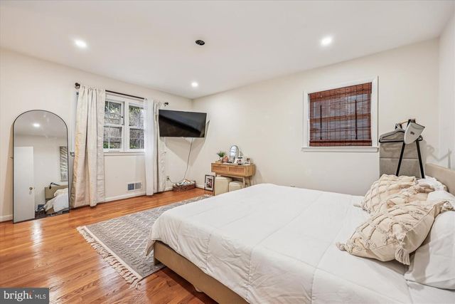 11712 SEVEN LOCKS RD, Potomac, MD 20854