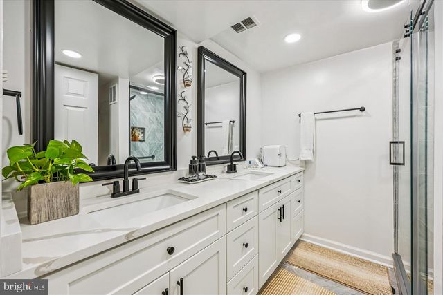 11712 SEVEN LOCKS RD, Potomac, MD 20854