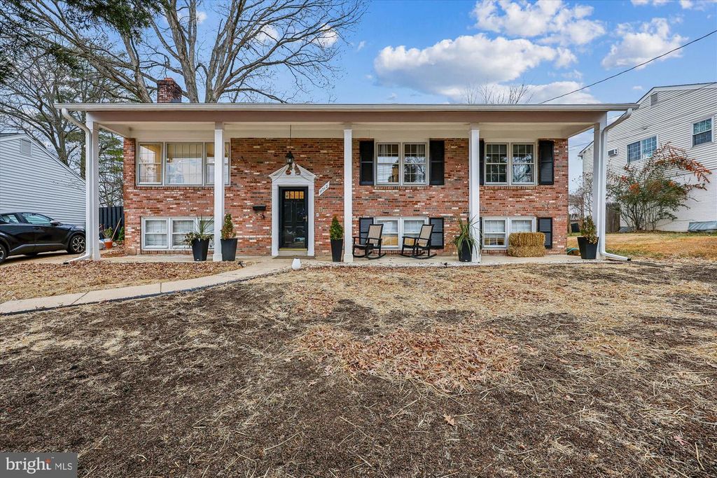 11712 SEVEN LOCKS RD, Potomac, MD 20854