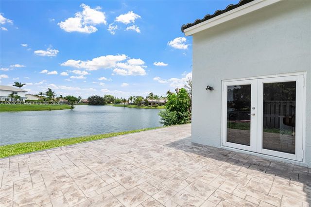 15037 Brighton Ln, Davie, FL 33331
