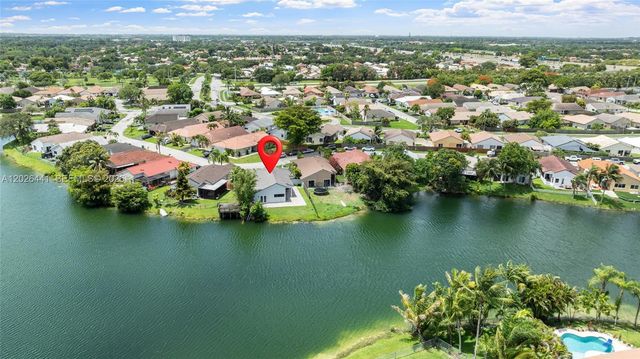 15037 Brighton Ln, Davie, FL 33331