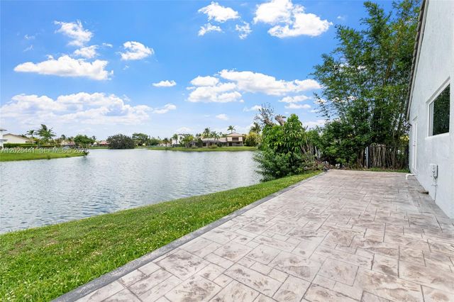 15037 Brighton Ln, Davie, FL 33331