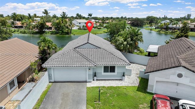 15037 Brighton Ln, Davie, FL 33331