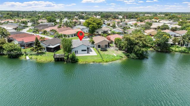 15037 Brighton Ln, Davie, FL 33331