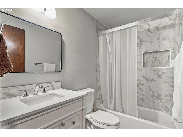 21088 Sw BLAINE Ter, Beaverton, OR 97003