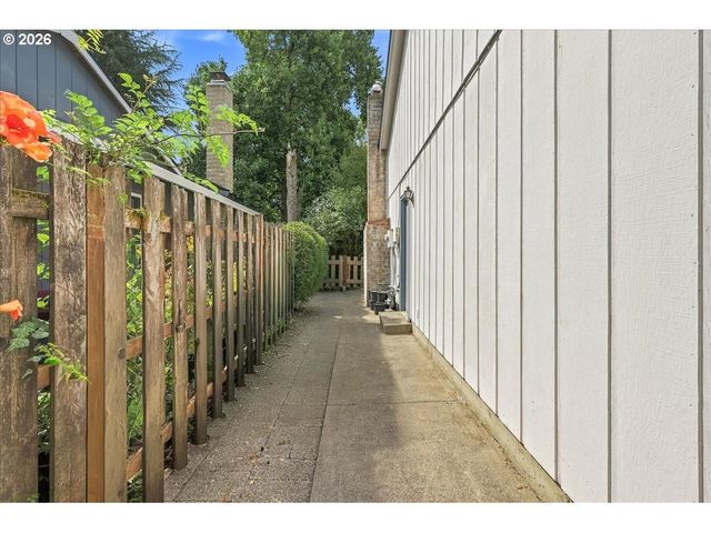 21088 Sw BLAINE Ter, Beaverton, OR 97003