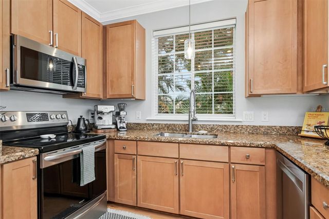 3025 W GROVEWOOD COURT 3, Tampa, FL 33629