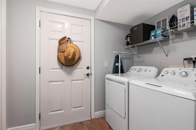 3025 W GROVEWOOD COURT 3, Tampa, FL 33629