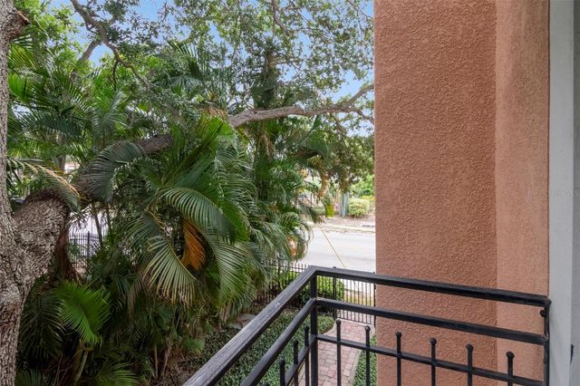 3025 W GROVEWOOD COURT 3, Tampa, FL 33629
