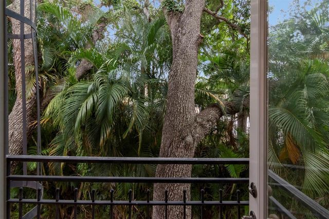 3025 W GROVEWOOD COURT 3, Tampa, FL 33629