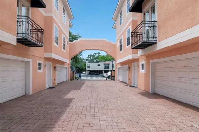 3025 W GROVEWOOD COURT 3, Tampa, FL 33629